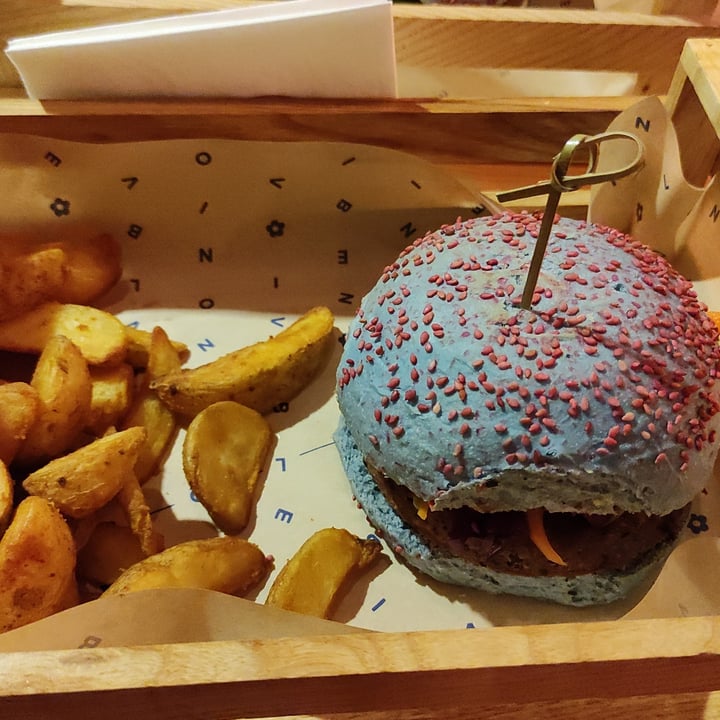 photo of Flower Burger I puffi shared by @ale85 on  11 Jun 2022 - review