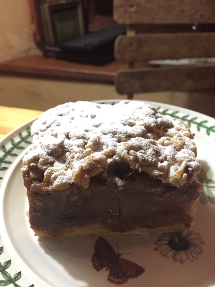 photo of Dolce Bakery Apple Crumble shared by @sanctuarymike on  02 Oct 2019 - review