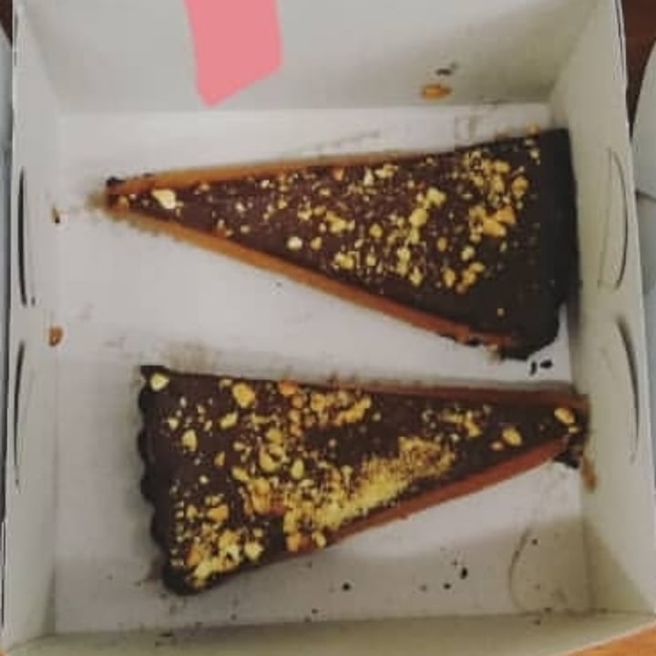 photo of Dolce Bakery Peanut butter pie shared by @gypsygirlgoes on  04 Aug 2020 - review