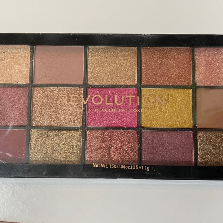 review photo of Revolution Beauty Reloaded palette shared by @fabihoshi on 14 Apr 2022 - review