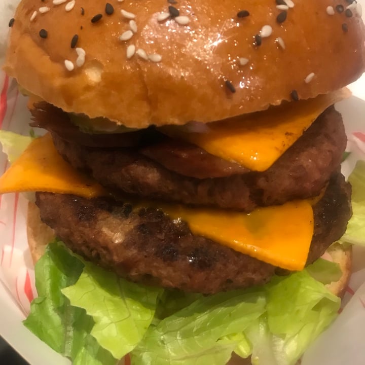 review photo of No Mean Dogs Double Cheese And Bacon Burger shared by @eatmedrinkmevgn on 08 Nov 2020 - review