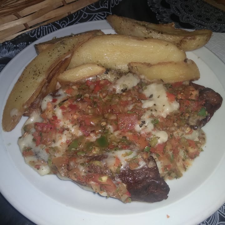 review photo of Loving Hut Matambrito a la Criolla con papas al verdeo shared by @maldiitabendiita on 05 Jul 2020 - review