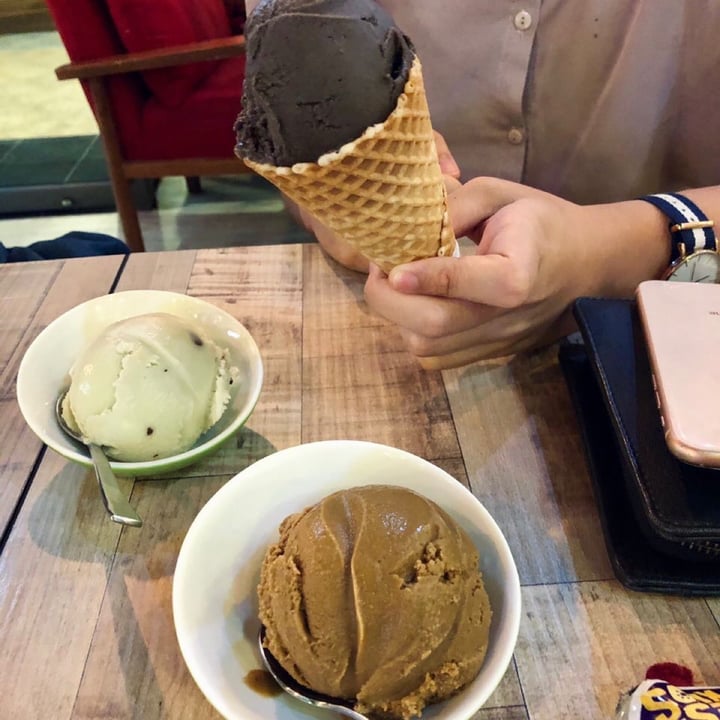photo of WellSmoocht black sesame ice cream shared by @gwynethteo on  08 Nov 2020 - review