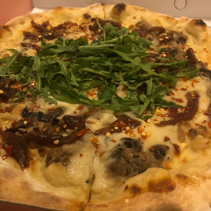 photo of KYND COMMUNITY Truffle Mushroom Pizza shared by @justavegangirl on  01 Apr 2020 - review