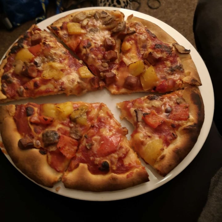 photo of Plant Menu BBQ bacon and mushroom pizza shared by @kikideestruction on  06 Jan 2020 - review