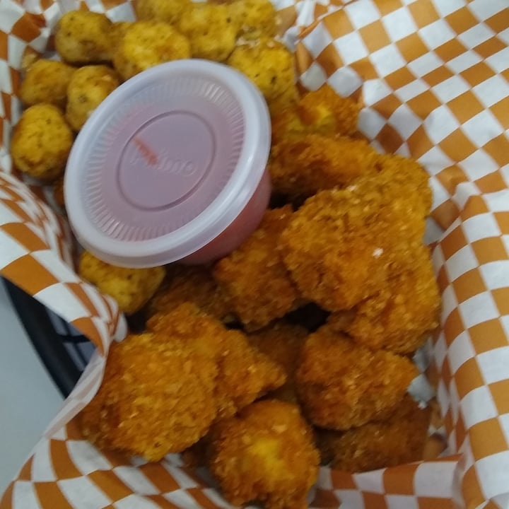 photo of fakc-yeah Chisi-bites shared by @fergievegan on  04 May 2022 - review