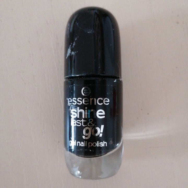 photo of Essence  Smalto Shine Last & Go 46 (Black is Black) shared by @martasimone2010 on  10 Apr 2022 - review
