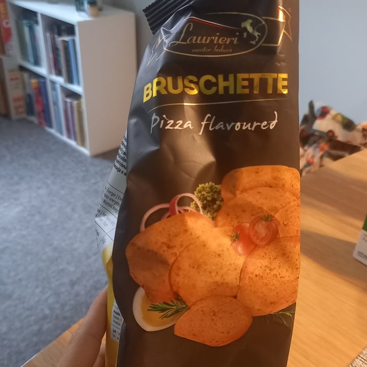 photo of Laurieri Bruschette Pizza Flavoured shared by @beagalli on  29 Jun 2022 - review