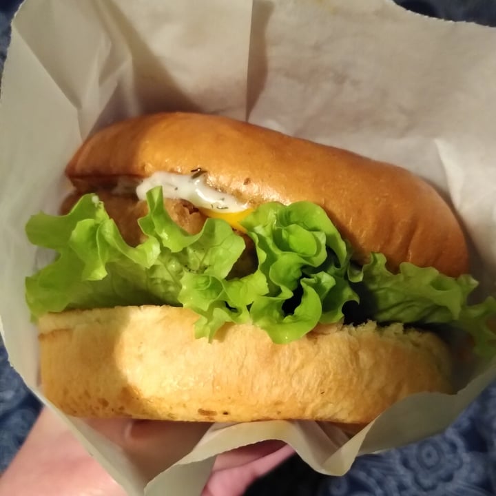 photo of Blackout Burger Britney's Fake Chicken Menu shared by @merry-cherry-veg on  17 Dec 2022 - review