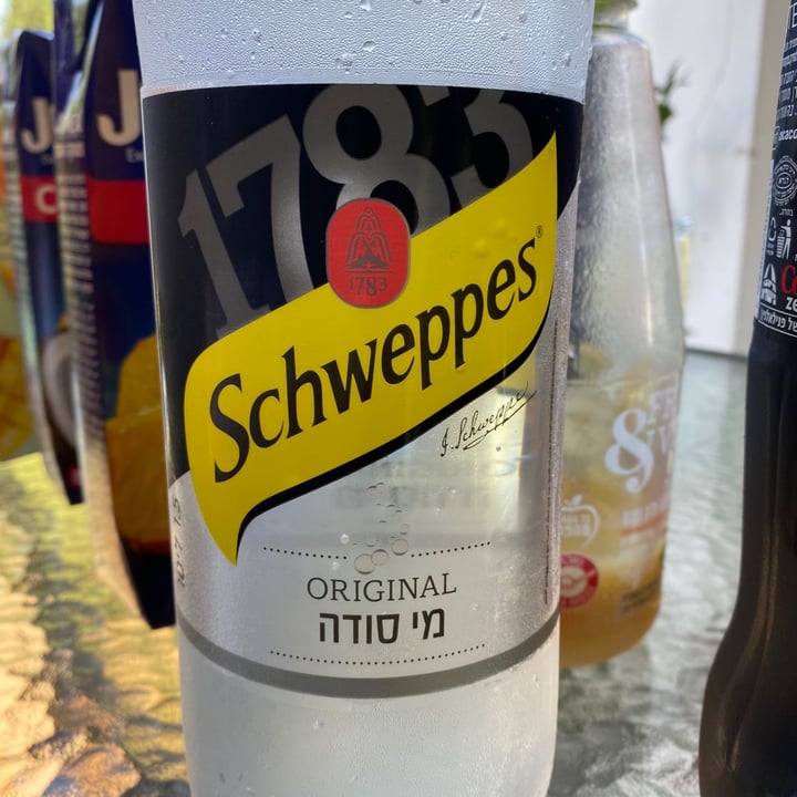 photo of Schweppes Tonica original shared by @kerent10 on  11 Jun 2021 - review