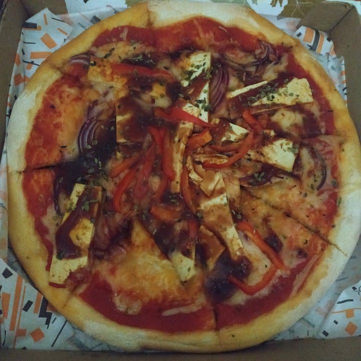 photo of Pizzeria La Fainá Pizza Barbacoa shared by @ornitorrincavegana on  31 Dec 2021 - review