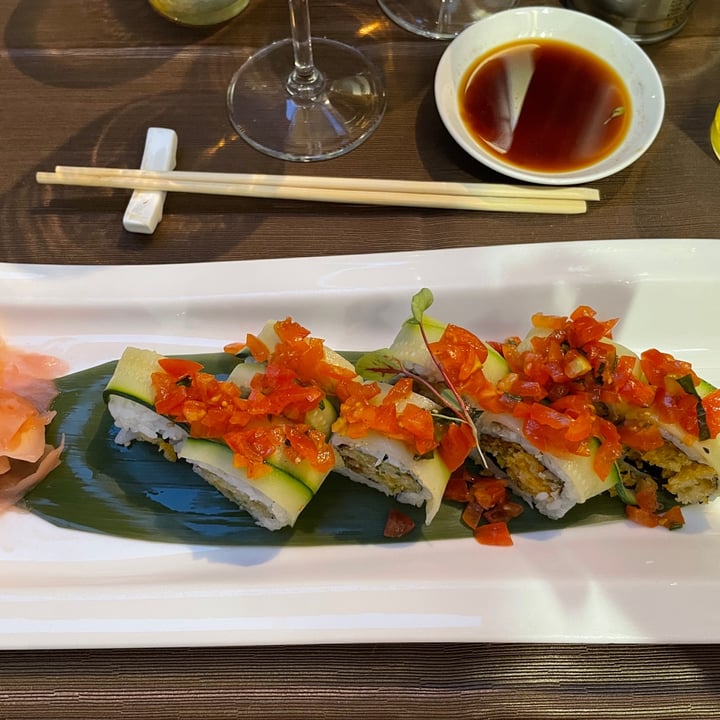 review photo of Izu Milano Ever Green Uramaki shared by @feliciana on 15 Jun 2022 - review