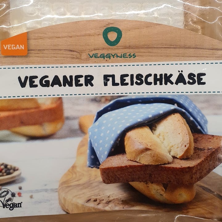 photo of Veggyness Veganer Fleischkäse shared by @jeanneloani on  11 Jun 2021 - review