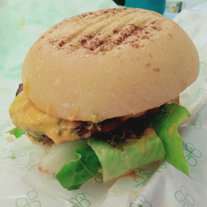 photo of Quick Greens - Funan Avo Stack Burger shared by @veganspicegirl on  24 Feb 2022 - review