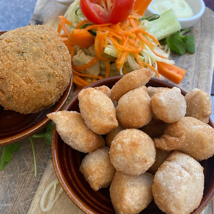 review photo of Rifugio Romano ANTIPASTO DEL RIFUGIO VEGAN shared by @robertar18 on 13 Dec 2021 - review