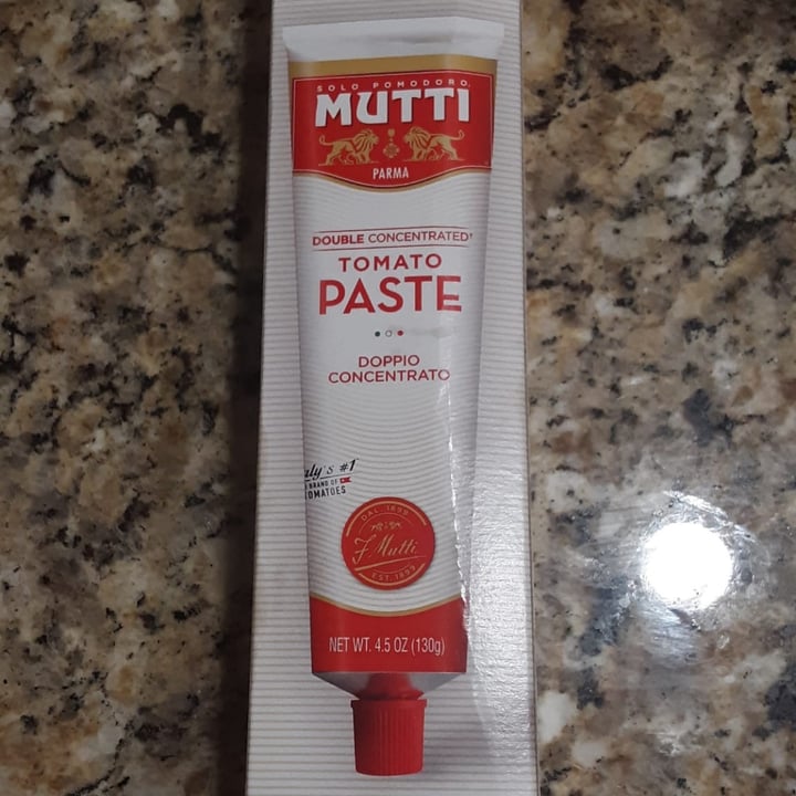 photo of Mutti Double Concentrated Tomato Paste shared by @veganbylucianabene on  02 May 2022 - review