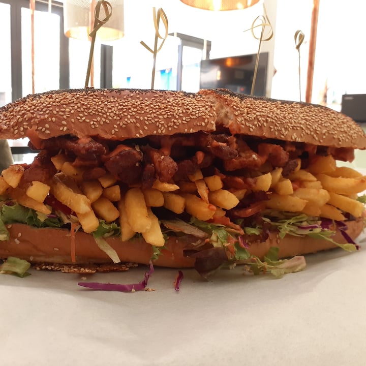 photo of Lekker Vegan Kloof Mixed Chickn and Beef Gatsby shared by @vegancheez on  21 Oct 2020 - review