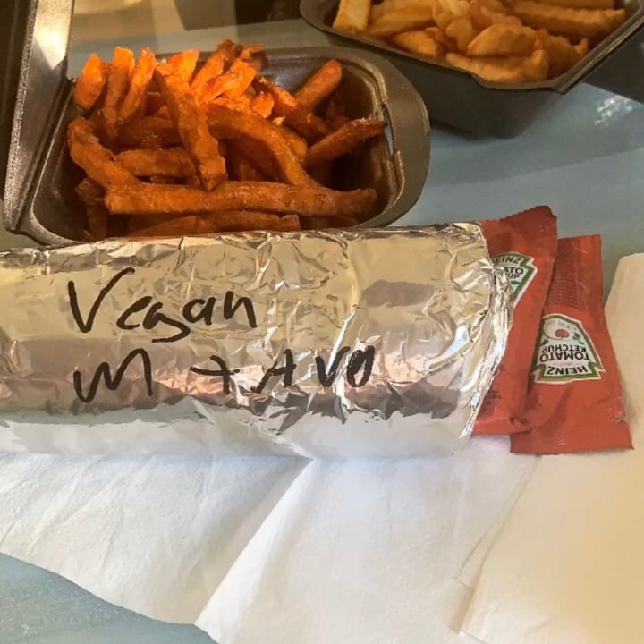 review photo of Berlin Burrito Company vegan Burrito shared by @veganskanelbullar on 26 Apr 2020 - review