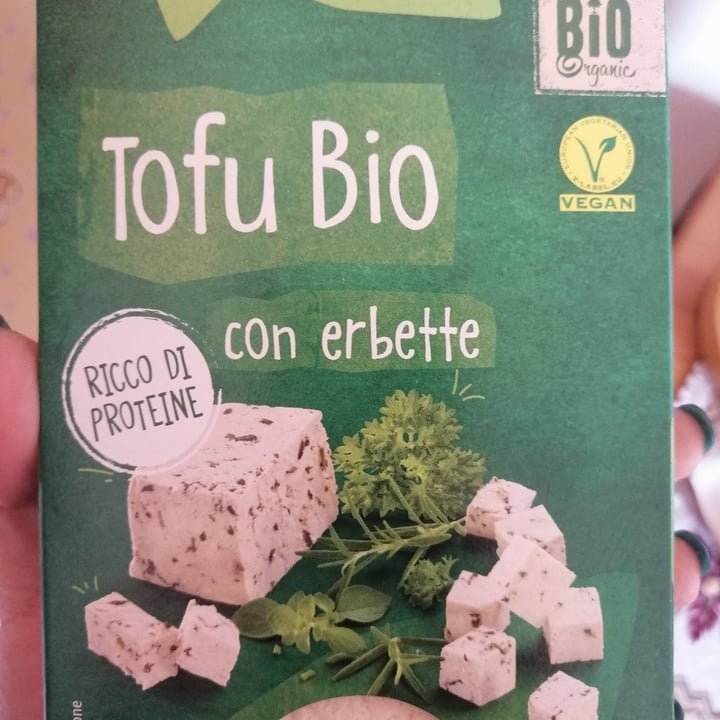 photo of Vemondo  Tofu Bio con Erbette shared by @alexis000000 on  22 Aug 2022 - review