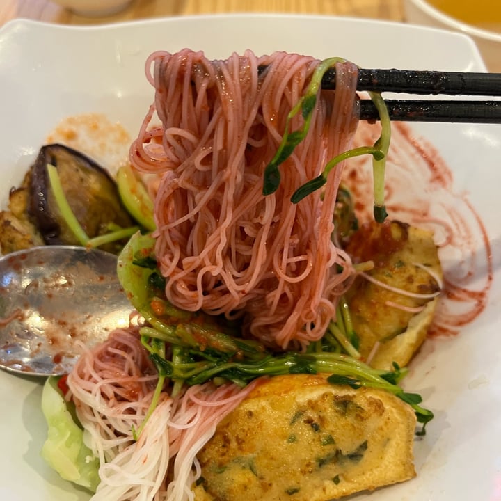 photo of Veggie House vegetarian Yong Tau Foo with vermicelli shared by @soy-orbison on  16 May 2022 - review