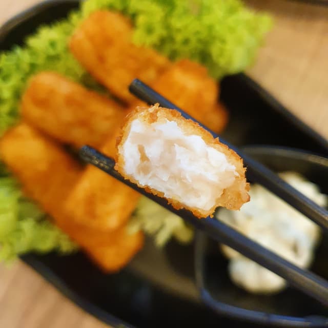 菜肴“Konnyaku Fish Fingers With Tartar Sauce”的照片