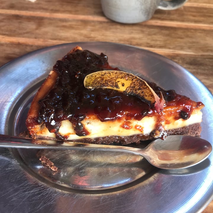 review photo of CASA NUEZA Tarta De Queso De Caju Y Duraznos shared by @jordanamicol on 22 Dec 2021 - review