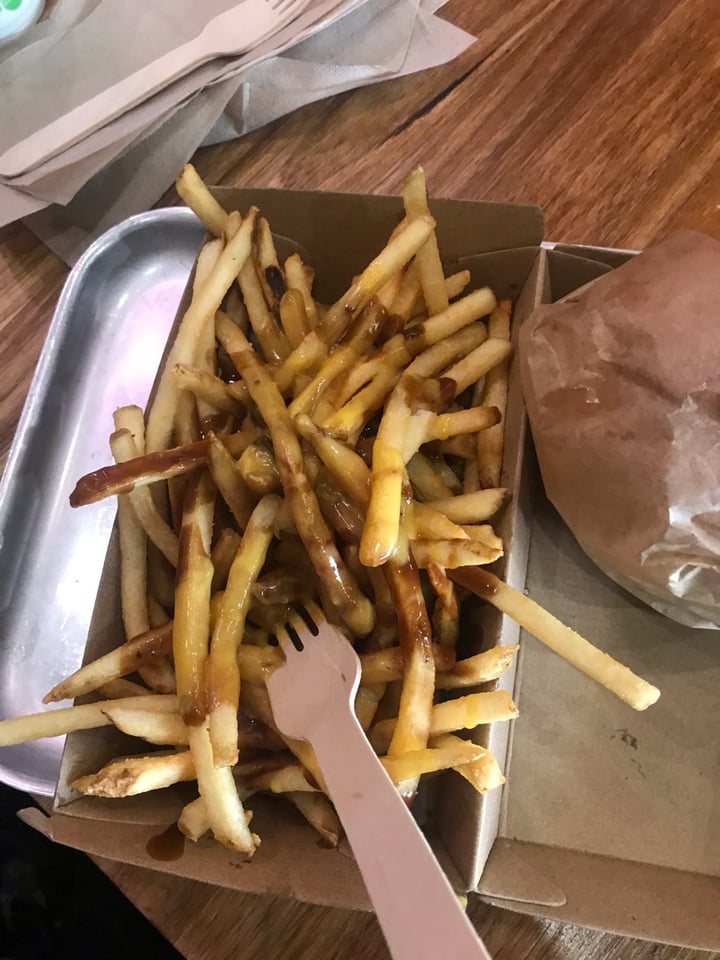 review photo of Green Burger Poutine shared by @katelyndsilva on 25 Aug 2019 - review