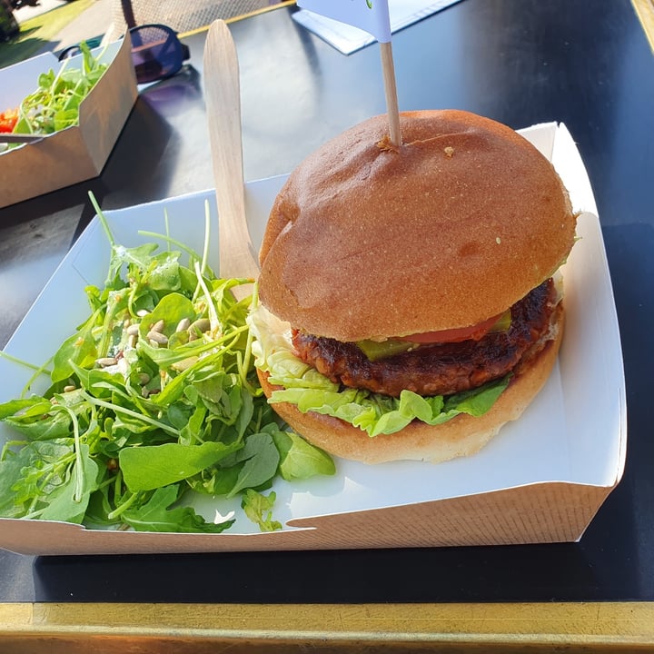 review photo of Acai Spot Superfoods bar & Vente Açaï Original Burger shared by @elenamolinariii on 01 Sep 2021 - review