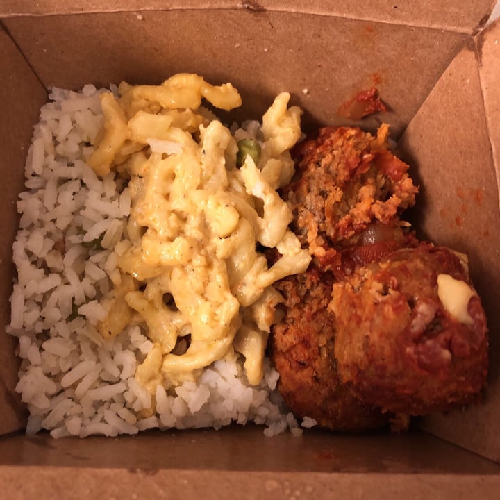 photo of The Common Bond Market Vegan meatballs, coconut rice, and Mac n cheese shared by @nicolipinsk on  27 Mar 2019 - review