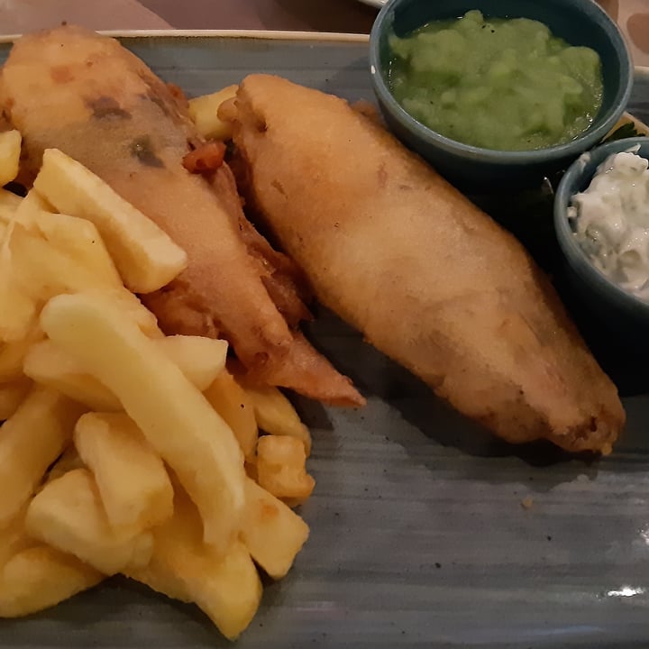review photo of The Harbour Seafood Restaurant & Takeaway Vegan fish and chips shared by @claraceballos15 on 24 Sep 2022 - review