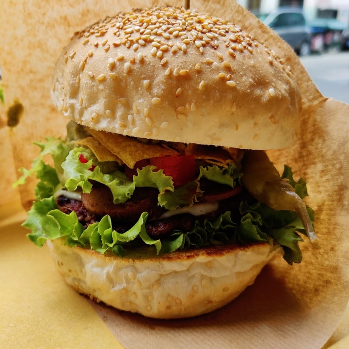 review photo of YAYA BURGER BAR IZAKAYA Beyond Burger shared by @lorysipa on 03 Jun 2022 - review