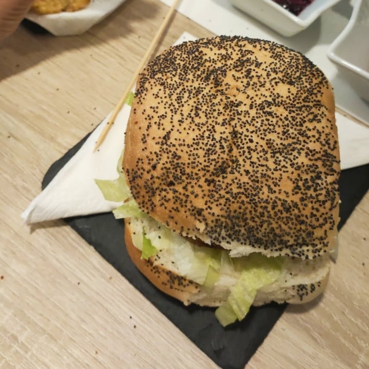 photo of EL GUAJIRO Hamburguesa vegana shared by @leyihdz on  16 Nov 2021 - review