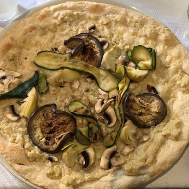 Photo of the dish “Pizza con crema di carciofi”