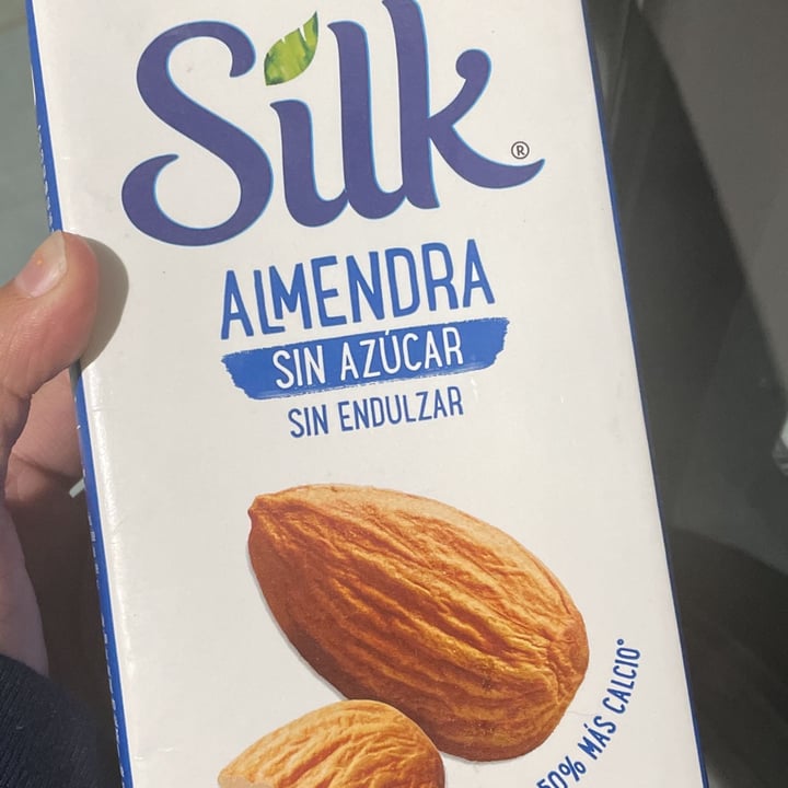photo of Silk Almendra Sin Azúar 50% Más Calicio shared by @fanyrossainzz on  22 Nov 2021 - review