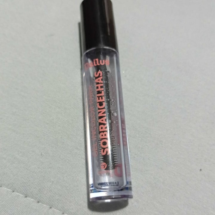 review photo of Dailus Gel Incolor para Sobrancelhas shared by @cbvalent on 28 Apr 2022 - review