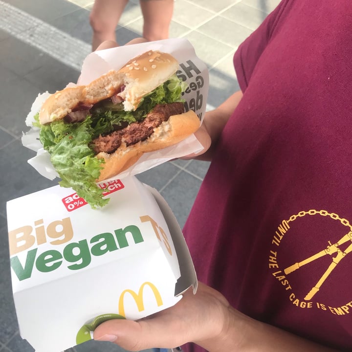 photo of McDonald's Big Vegan TS shared by @dllee18 on  16 Jun 2020 - review