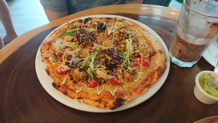 photo of WellSmoocht Truffle Cheeseburger Pizza shared by @hollya113 on  19 Apr 2020 - review