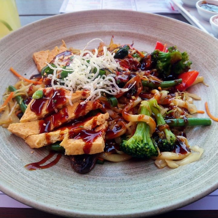 photo of MoschMosch Oberhausen Yakiudon (with extra Tofu) shared by @madorin on  11 Aug 2020 - review