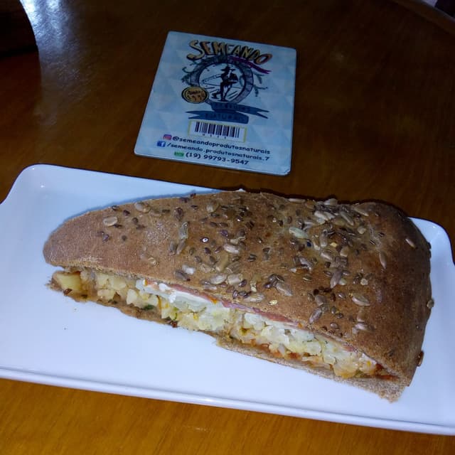 Foto do prato “Calzone de couve-flor vegano”