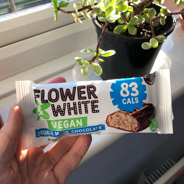 photo of Flower & white Double M*lk Chocolate Meringue Bar shared by @yourlocalvegan on  05 Feb 2022 - review