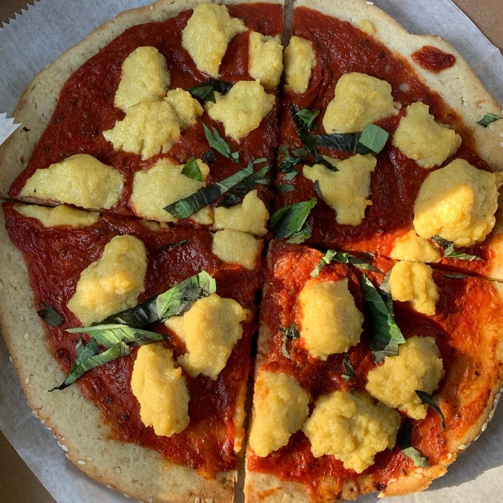 photo of Shayna B's By The Sea Cashew Cheese Margherita Pizza shared by @beckyhealthcoach on  26 Sep 2022 - review
