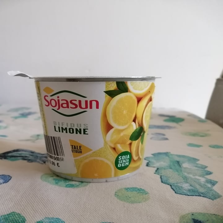 photo of Sojasun Bifidus Yogurt al Limone shared by @chiaramariateresa on  06 Nov 2022 - review