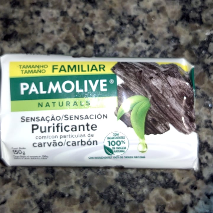 photo of Colgate Palmolive Naturals - Carvão shared by @amaina on  03 May 2022 - review