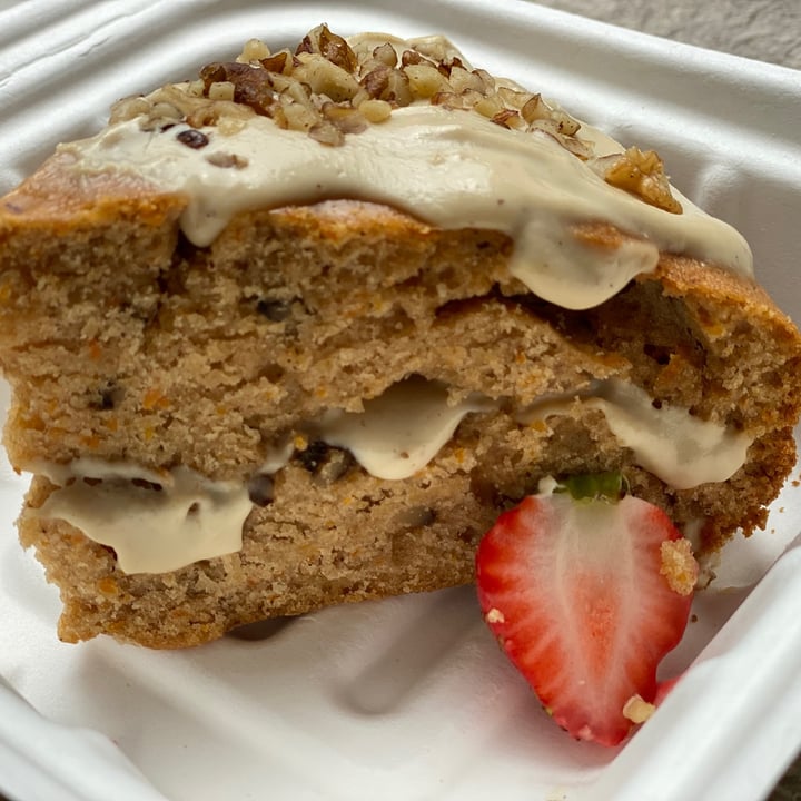 photo of Frutas Prohibidas Carrot cake shared by @gateravegana on  29 Aug 2021 - review