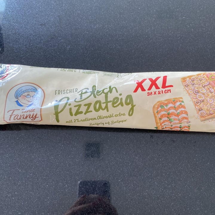 photo of Tante Fanny Frischteige Frischer Blech-Pizzateig XXL 550 g shared by @nataliesalim on  18 Feb 2021 - review