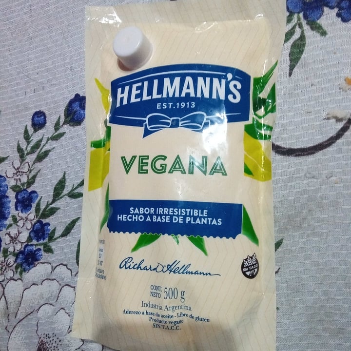photo of Hellmann’s mayonesa vegana shared by @aagustina2250 on  09 Nov 2022 - review