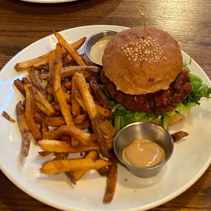 photo of Trumpet Blossom Cafe Falafel Burger shared by @yumby on  02 Mar 2022 - review