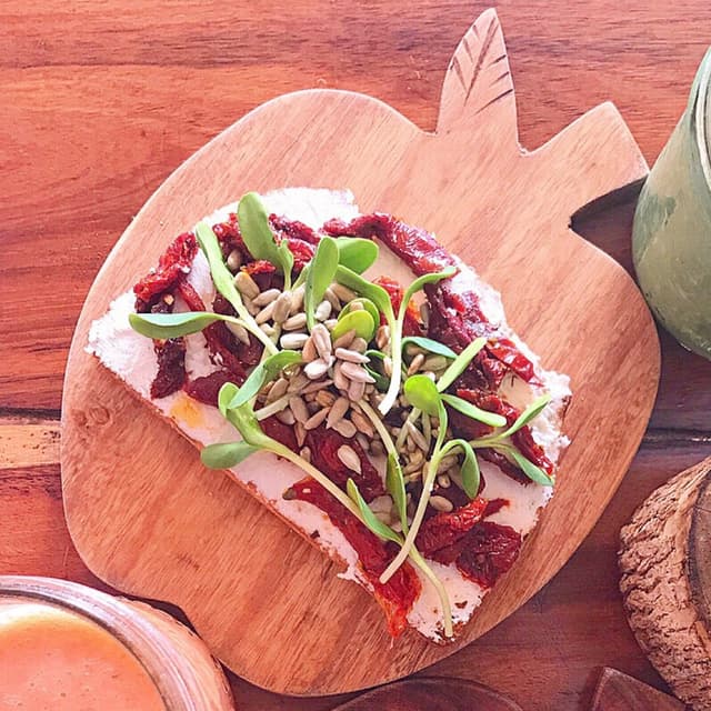 Foto del piatto “Verde & Rojo Toast”