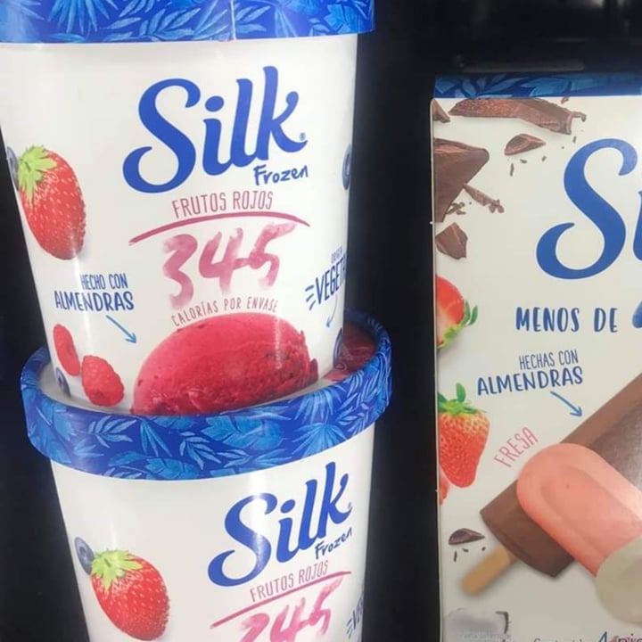 photo of Silk Helado Silk Frozen de Frutos Rojos shared by @annetteannette on  18 Jul 2020 - review