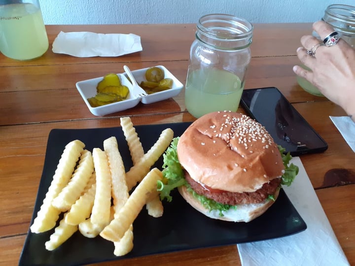 photo of Vegattos Hamburguesa de Garbanzos shared by @xjackx on  22 Mar 2020 - review